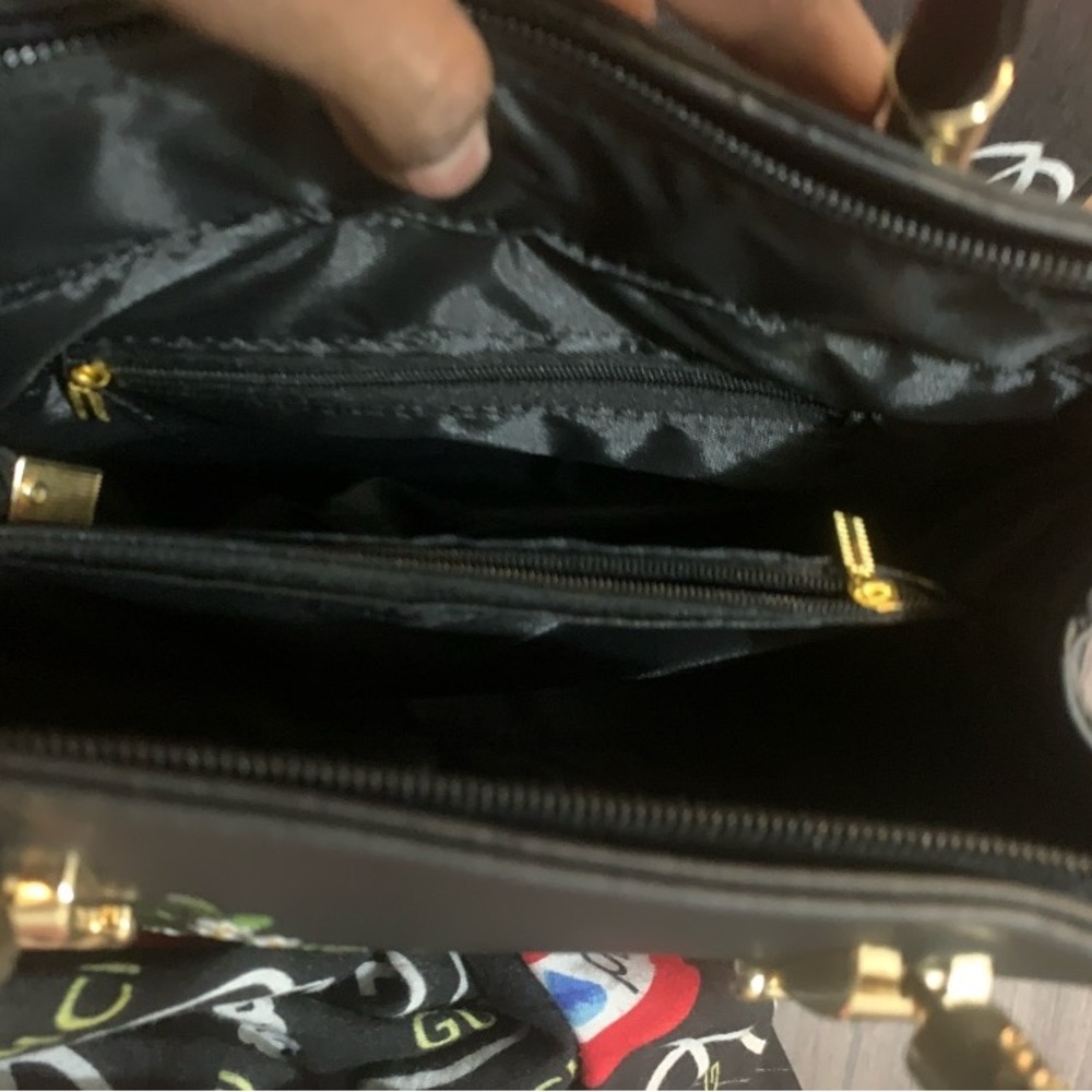 handbag purse or should bag. purse